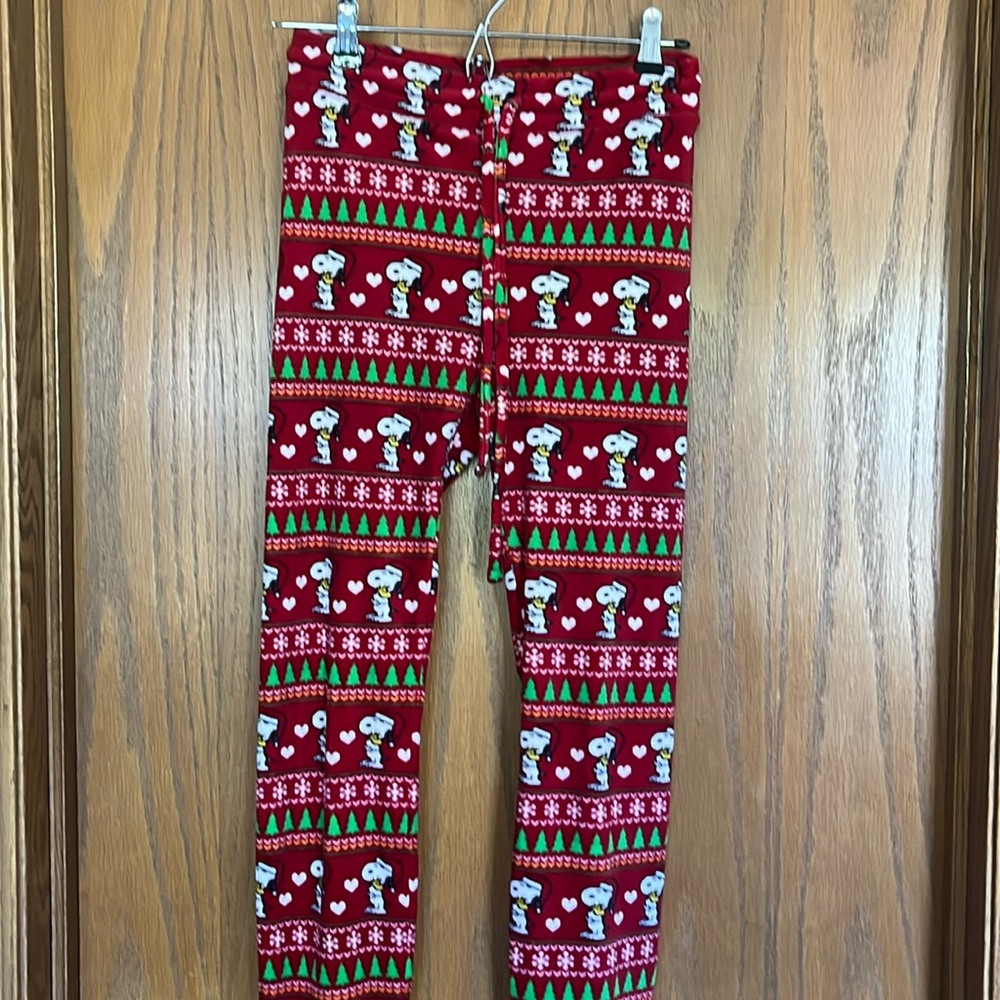 American Eagle Snoopy Christmas Sweater Soft and Fluffy Leggings